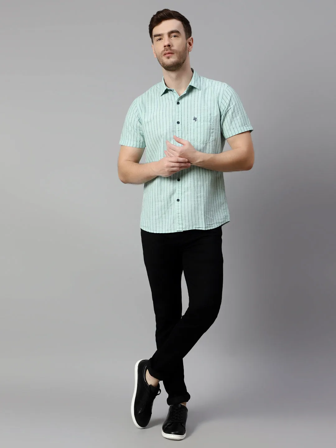 Men's Green Casual Narrow Stripe Half Sleeve Shirt