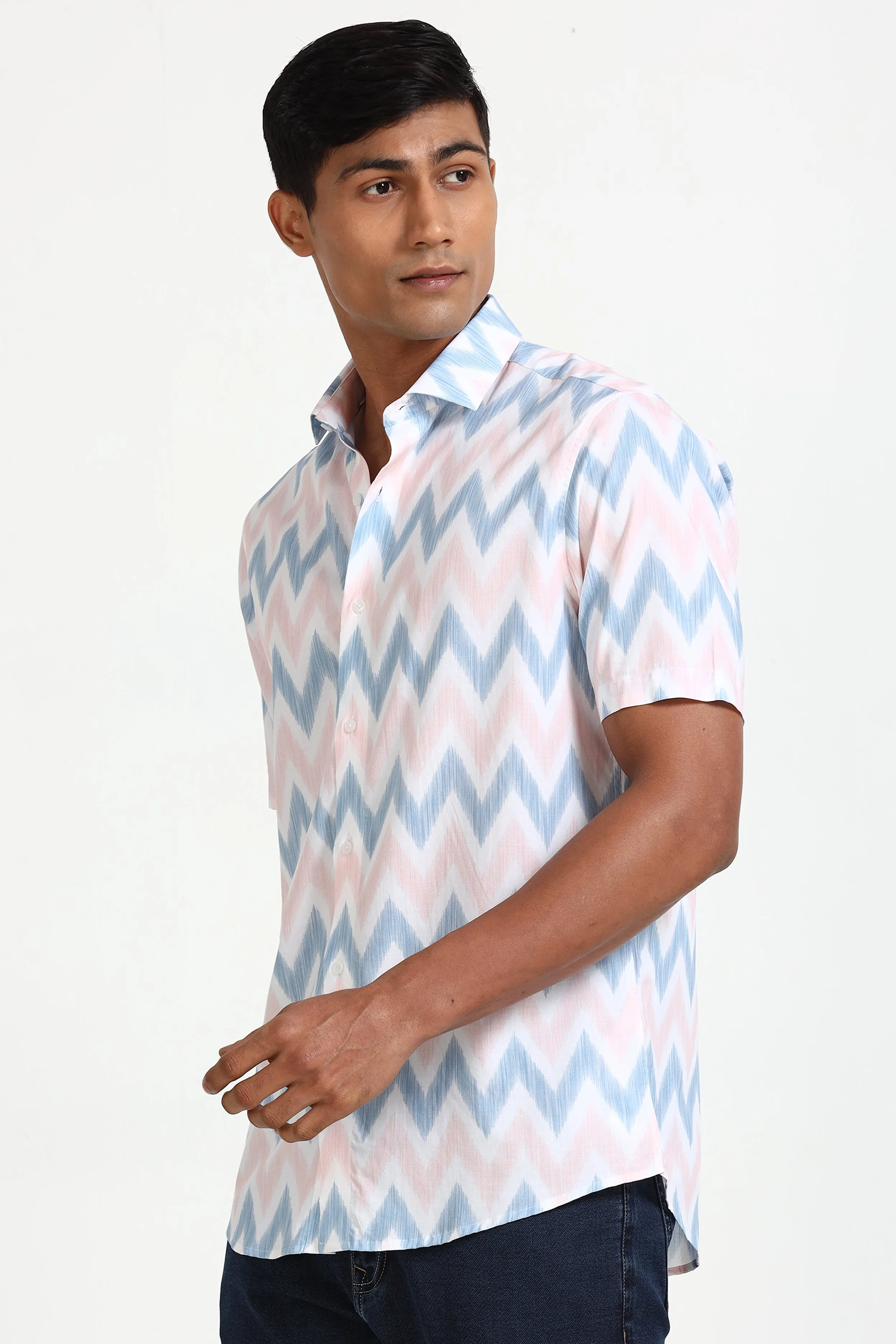 White Zigzag Half Sleeve Print Shirt