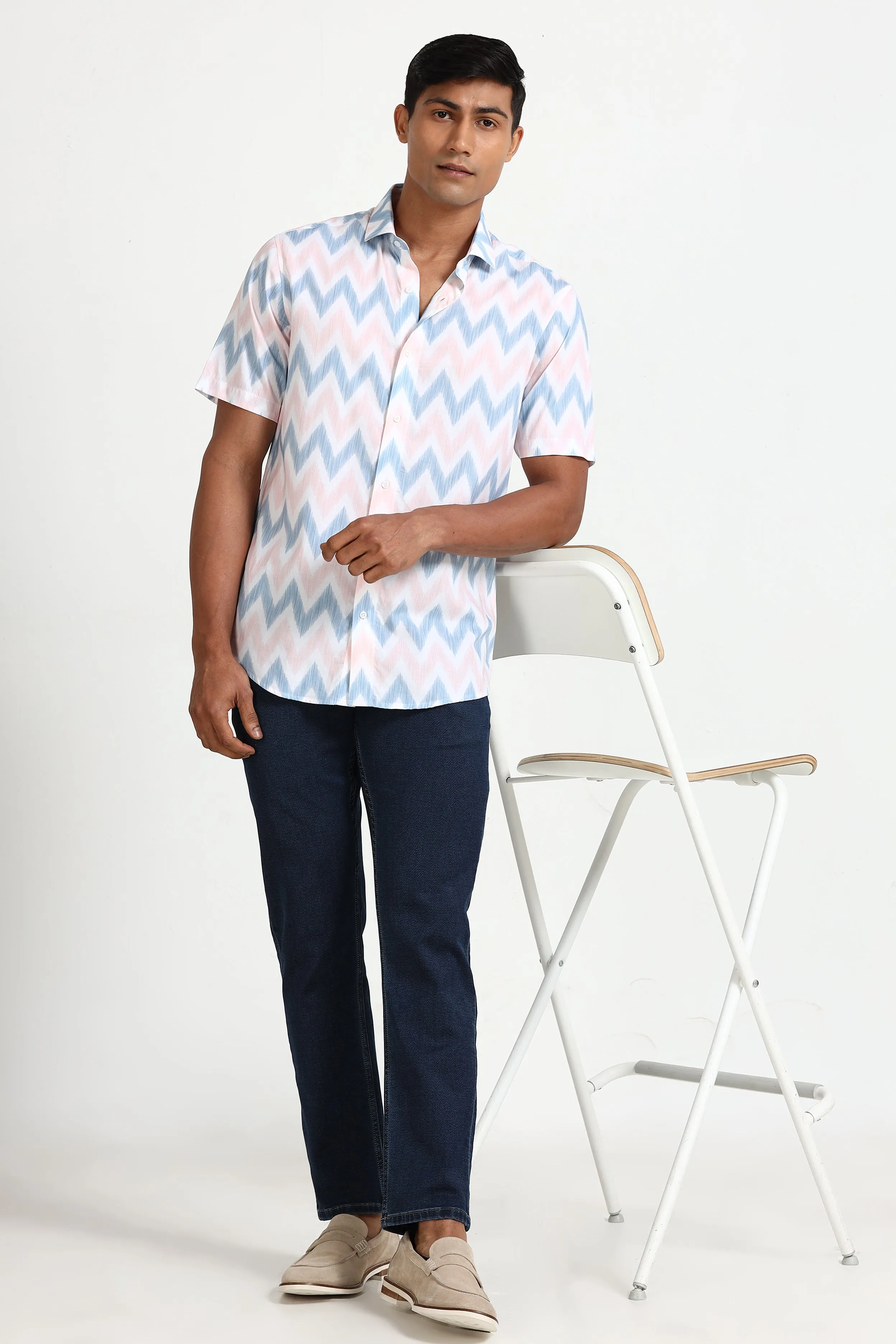 White Zigzag Half Sleeve Print Shirt