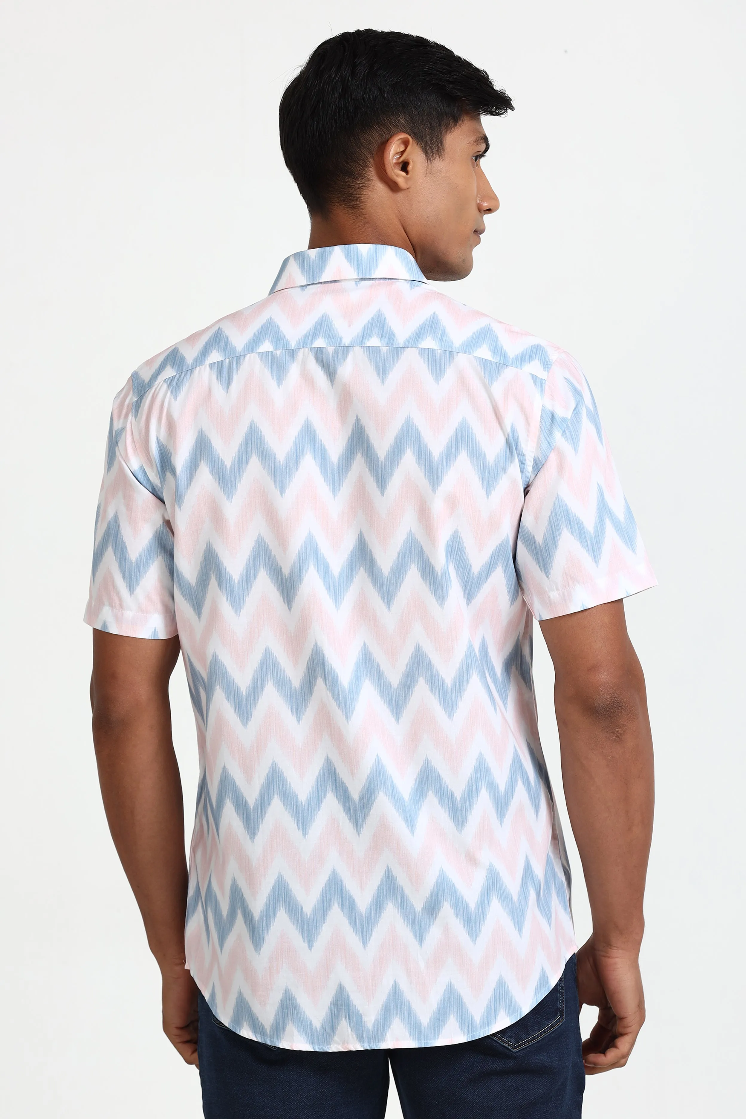 White Zigzag Half Sleeve Print Shirt